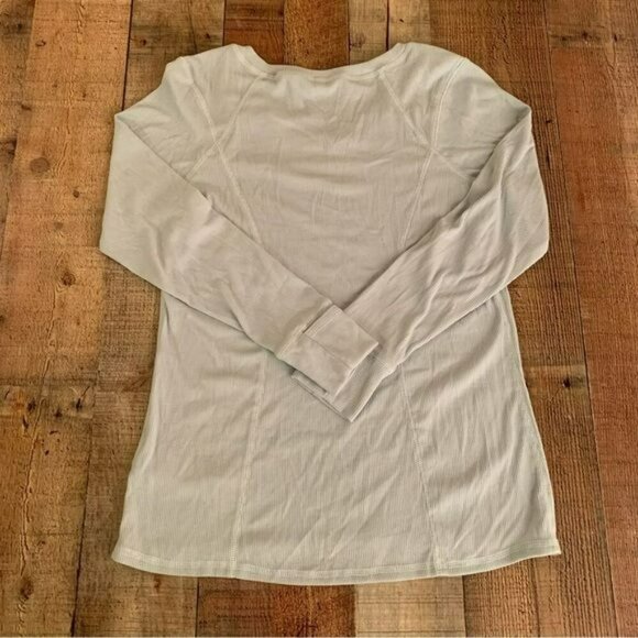 Cozy womens light blue long sleeve v-neck ribbed knit workout top - Picture 6 of 6